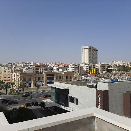 Furnished Apartments Near Mcdonald'S Al-Madina Al-Monawara St アンマン エクステリア 写真