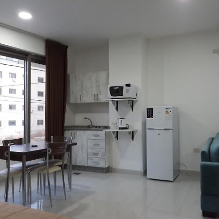 Furnished Apartments Near Mcdonald'S Al-Madina Al-Monawara St アンマン エクステリア 写真