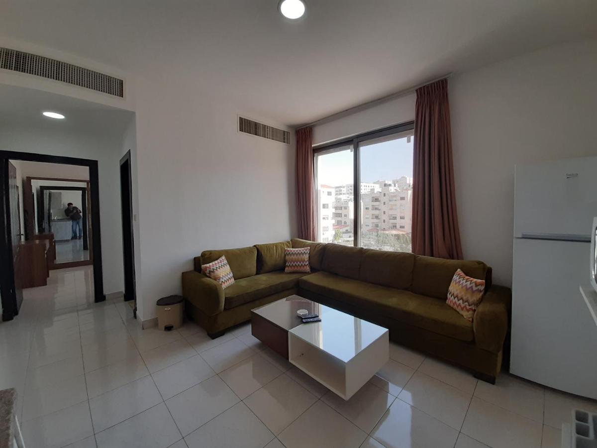 Furnished Apartments Near Mcdonald'S Al-Madina Al-Monawara St アンマン エクステリア 写真