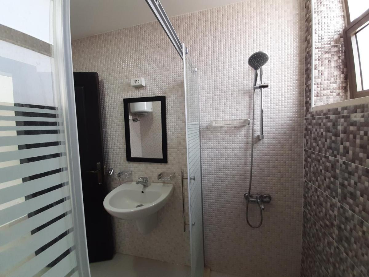 Furnished Apartments Near Mcdonald'S Al-Madina Al-Monawara St アンマン エクステリア 写真