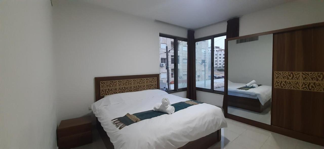 Furnished Apartments Near Mcdonald'S Al-Madina Al-Monawara St アンマン エクステリア 写真