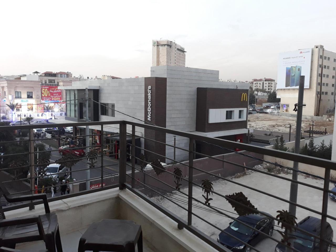 Furnished Apartments Near Mcdonald'S Al-Madina Al-Monawara St アンマン エクステリア 写真